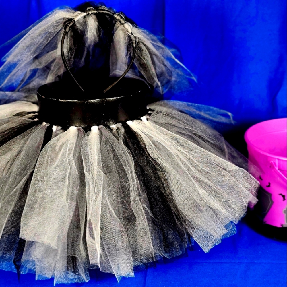 Halloween bucket w/Handmade Wearable TuTu & matching Headband 'hair' Sz M youth